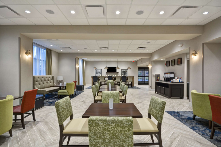 Food & Drinks 5, Hampton Inn Livonia Detroit, Wayne