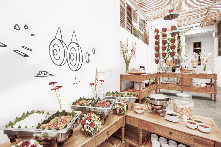 Food & Drinks 26