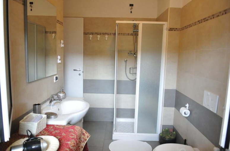 Bathroom, B&B San Vitale, Bologna