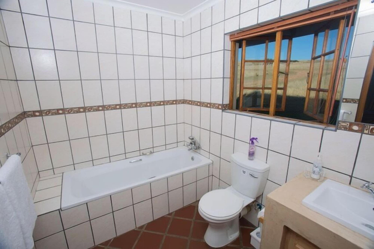 Bathroom 4, Kwetu Guest Farm, Overberg