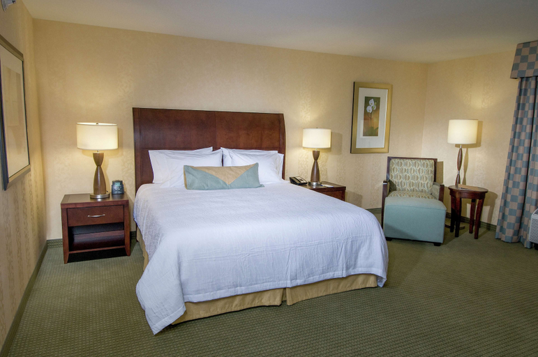 Bedroom 3, Hilton Garden Inn Mount Holly/Westampton, Burlington