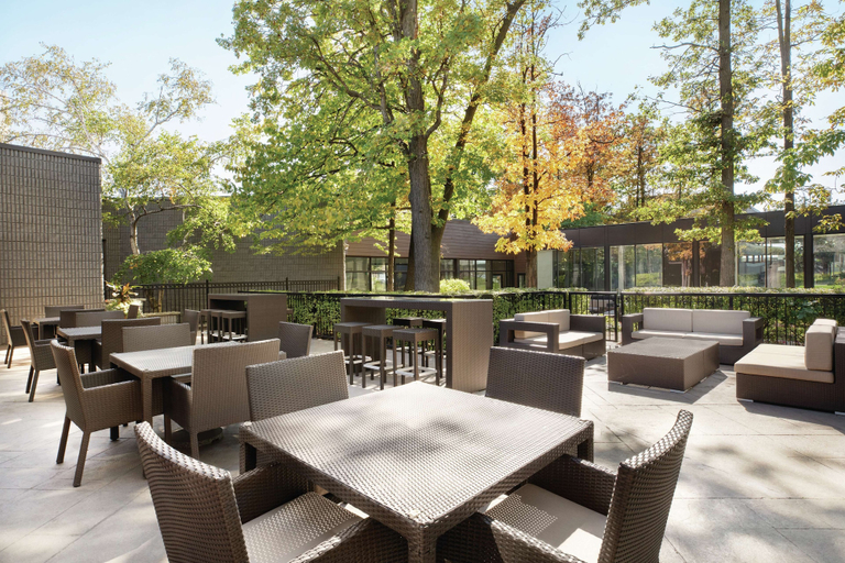 Food & Drinks 3, DoubleTree by Hilton Toronto Airport West, Peel