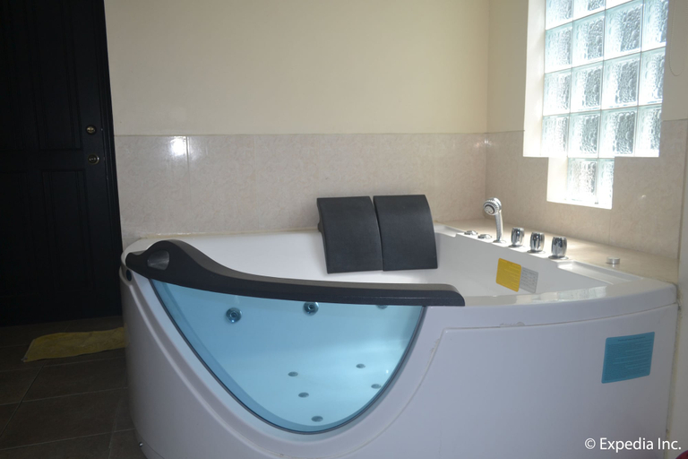 Bathroom 3, Boomerang Hotel, Angeles City