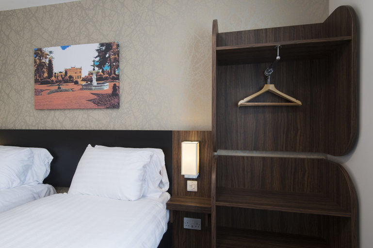 Bedroom 2, Kings Chamber, Doncaster by Marston's Inns, Doncaster