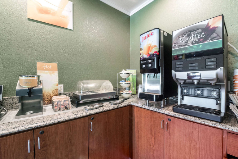 Food & Drinks 5, Quality Inn & Suites Bainbridge Island, Kitsap