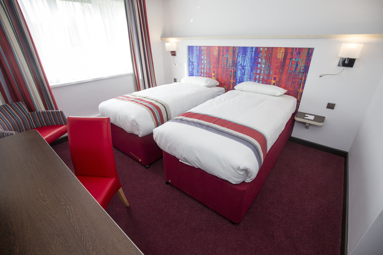 Bedroom 4, Ramada by Wyndham Milton Keynes, Milton Keynes