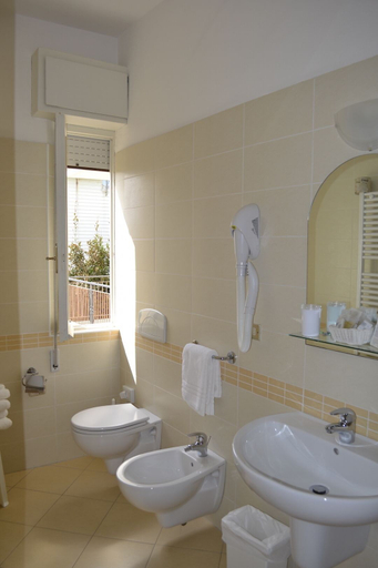 Bathroom 5, Fantini Club Hotel, Ravenna