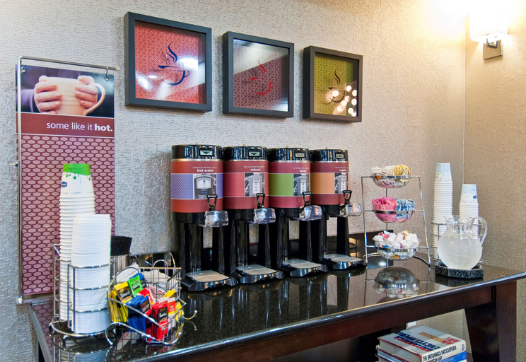 Food & Drinks 5, Hampton Inn Maumelle AR, Pulaski