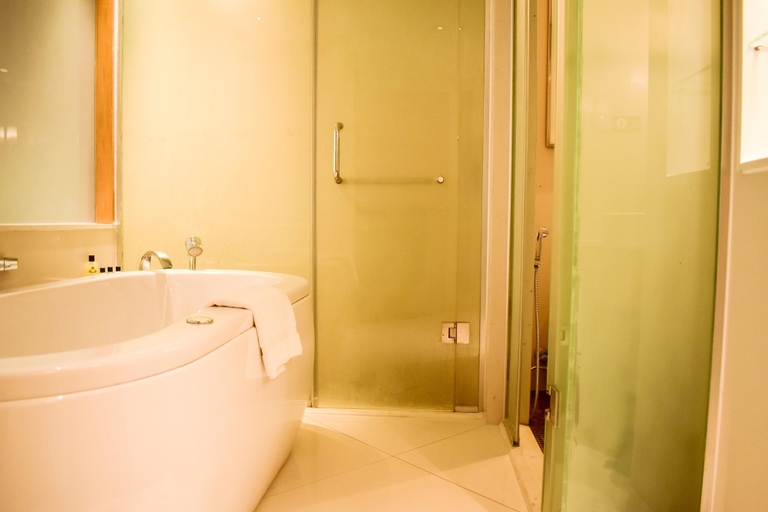 Bathroom 5, Lagos Continental Hotel, Eti-Osa