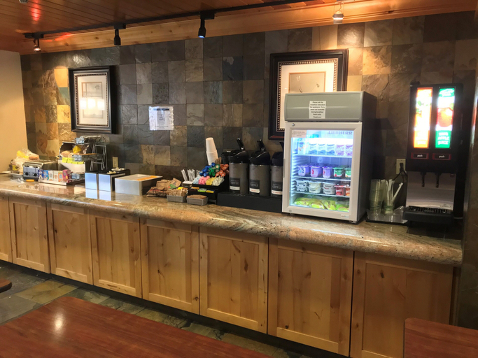 Food & Drinks 5, TownePlace Suites by Marriott Bend, Deschutes