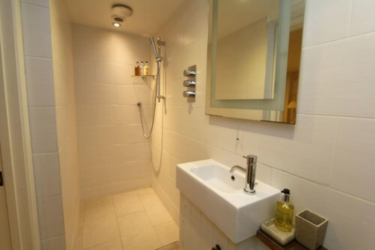 Bathroom 4, Lorne House, Wiltshire