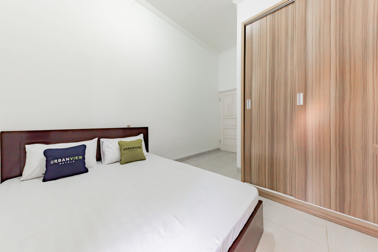 Bedroom 1, Urbanview Hotel Damai Residence Sutawinangun, Cirebon
