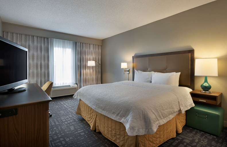 Bedroom 3, Hampton Inn & Suites Charlotte/Pineville, Mecklenburg
