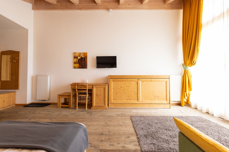 Bedroom 4, Hotel Alpine Mugon, Trento