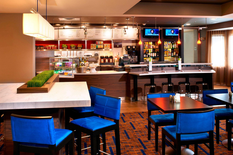 Food & Drinks 5, Courtyard by Marriott Cleveland Independence, Cuyahoga