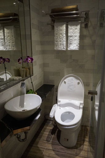 Bathroom 5, Nihao Cafe Hotel, Taipei City