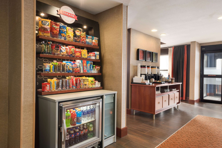 Food & Drinks 5, Hampton Inn Minneapolis/St. Paul-Woodbury, Washington
