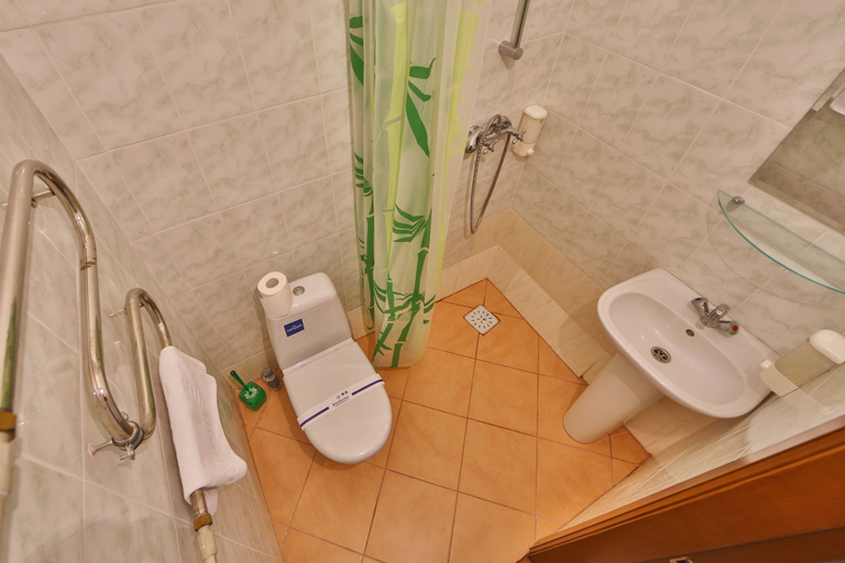 Bathroom 3, Barbaris Hotel, Dniprovs'kyi