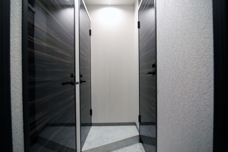 Bathroom 5, The Global Hotel Tokyo, Shinjuku