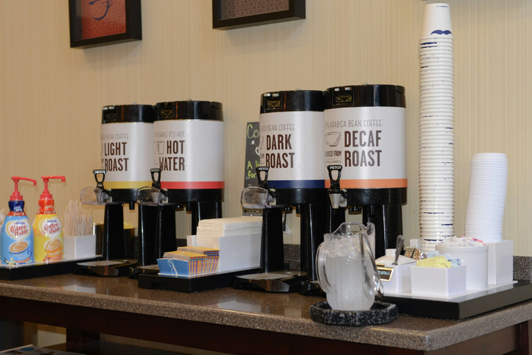Food & Drinks 5, Hampton Inn & Suites-Knoxville/North I-75, Knox