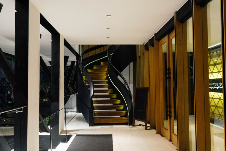Others 2, Namin Dago Hotel, Bandung