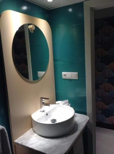 Bathroom 5, Hotel Clibomar, Valencia
