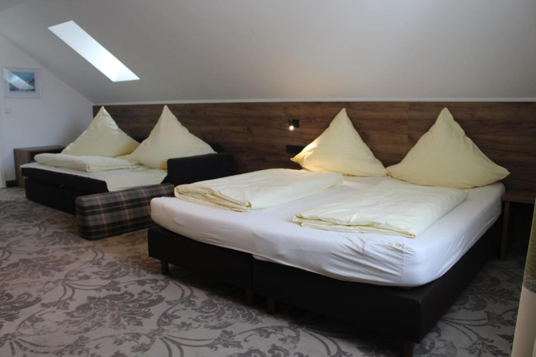 Bedroom 3, Hotel Häußler, Pfaffenhofen an der Ilm