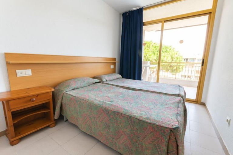 Bedroom 3, Catalonia Gardens, Tarragona