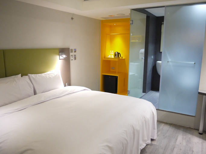 Bedroom 2, Horizon Inn, Taipei City