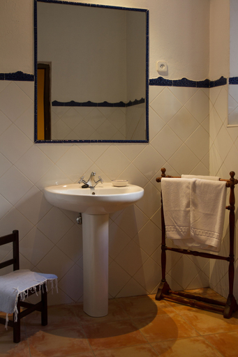 Bathroom 4, Casa Palacio Conde de Garcinarro, Cuenca