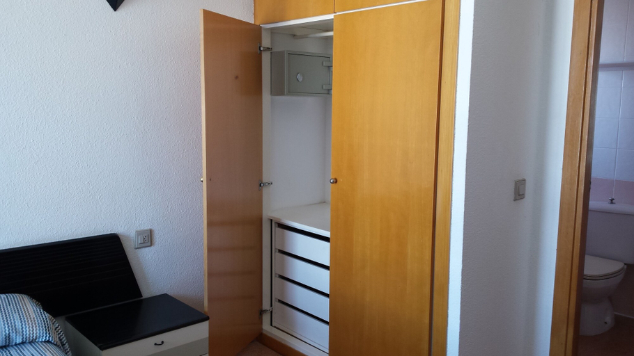 Bedroom 3, Apartaments Mar Blau, Barcelona