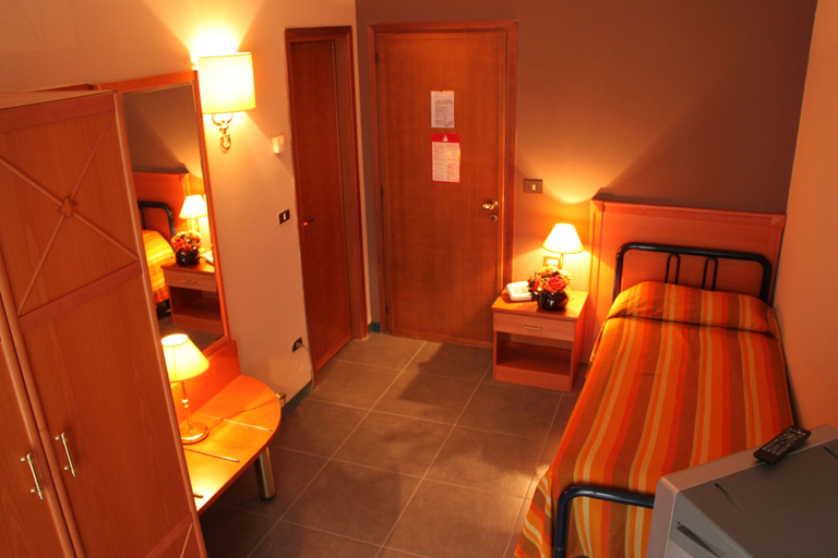 Bedroom 4, Hotel Miro', Pistoia