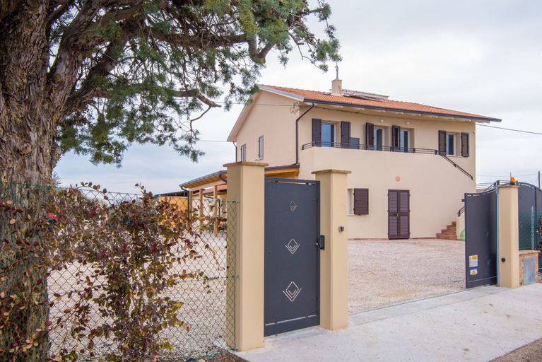 Exterior & Views 2, La Viola e il Sole, Fermo