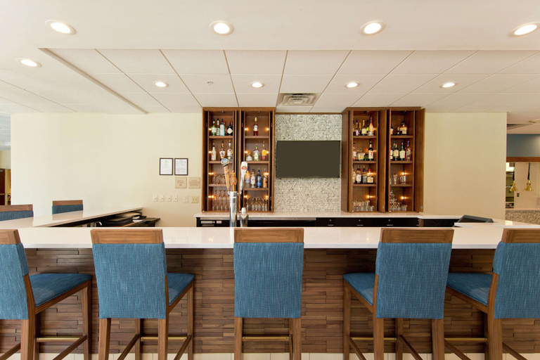 Food & Drinks 5, Hilton Garden Inn Winchester, Winchester