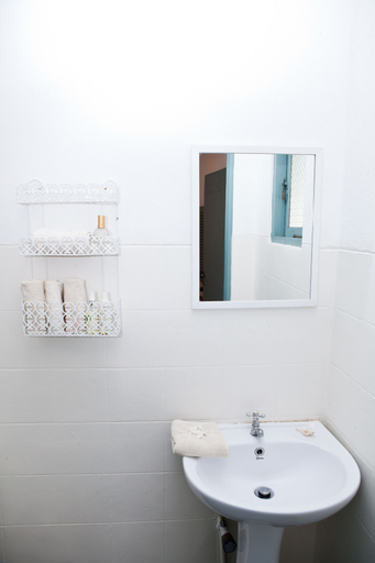 Bathroom 4, Talalla Bay Beach House, Devinuwara