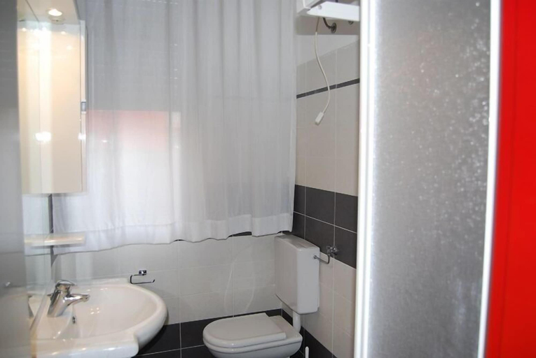 Bathroom 3, Condominio Biloba, Venezia