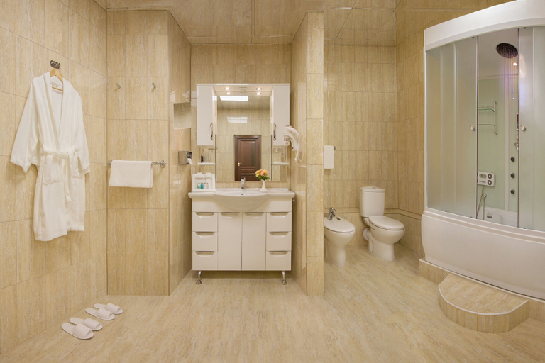 Bathroom 4, Prince Park Hotel, South-Western