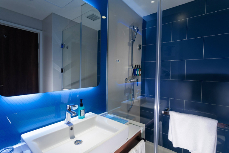 Bathroom 4, Holiday Inn Express TIANSHUI CITY CENTER by IHG, Tianshui