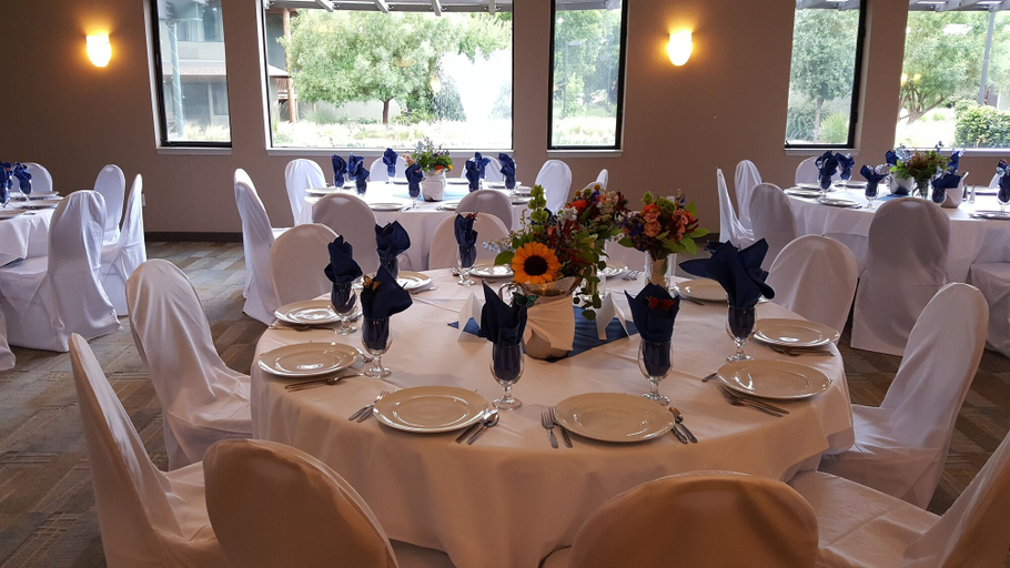 Food & Drinks 5, Gaia Hotel & Spa Redding, an Ascend Collection Hotel, Shasta