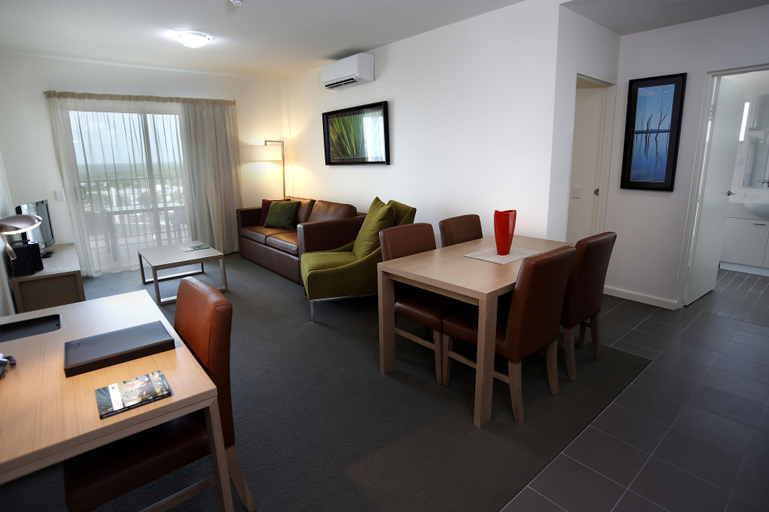 Others 5, Quest Palmerston, Gunn-Palmerston