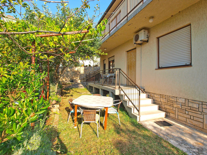 Others 4, Apartment 1070, Premantura