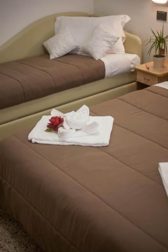 Bedroom 4, Hotel Zurigo, Rimini