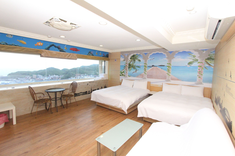 Bedroom 3, HF Keelung 61, Keelung