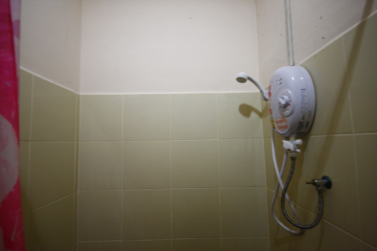 Bathroom 4, Areeya Resort, Muang Sa Kaeo