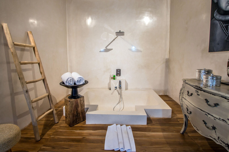 Bathroom 4, Villa Sylvia, Badung