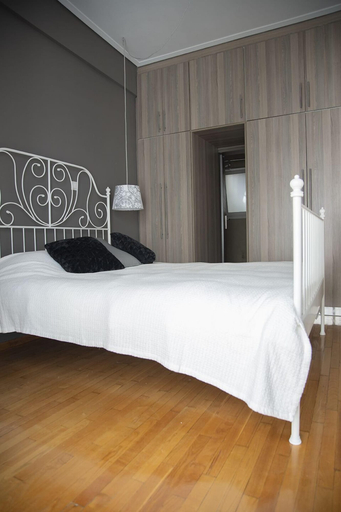 Room 2, Amazing Renovated Penthouse In Pagkrati, Attica
