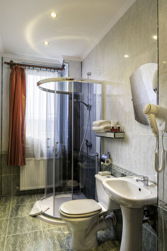 Bathroom 5, Hotel Galicja, Kraków City