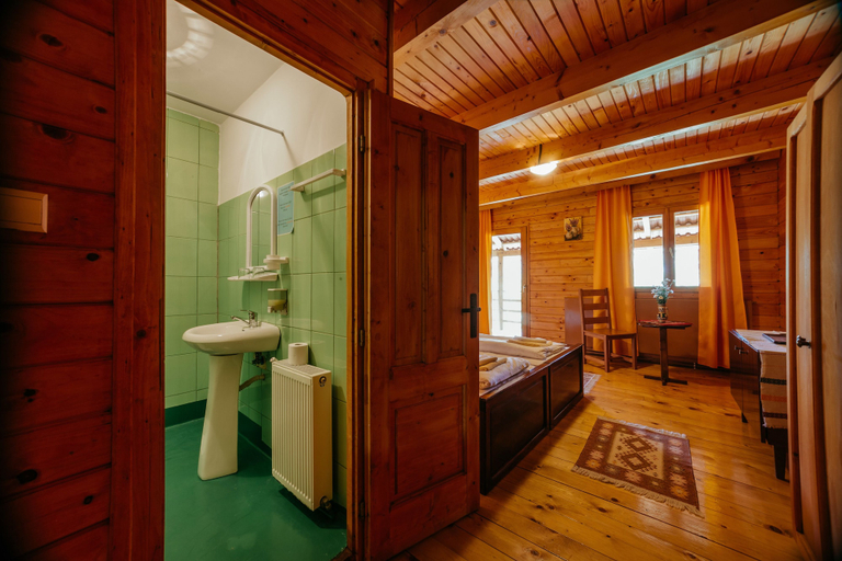 Bathroom 3, Pensiunea Bio Haus, Rosia