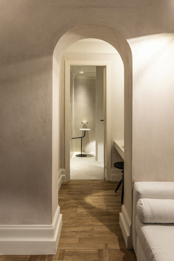 Bedroom 5, Monsieur Didot, Attica