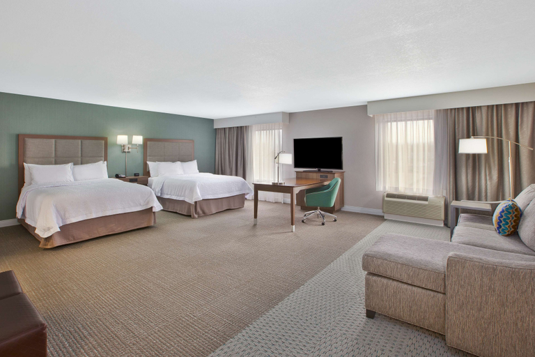 Bedroom 4, Hampton Inn & Suites Alliance, Stark